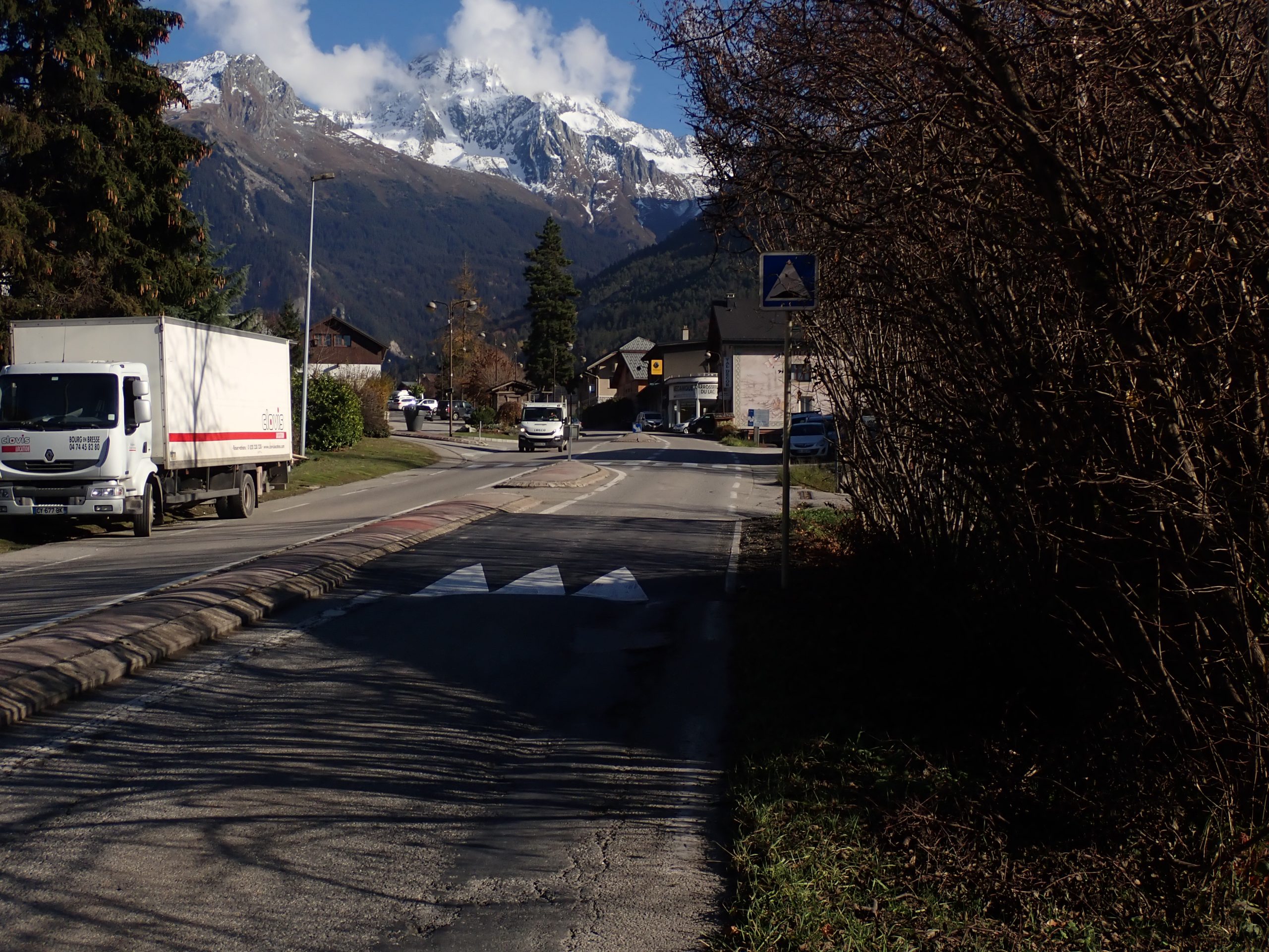 Réalisation de ralentisseurs sur la rue Emile Machet