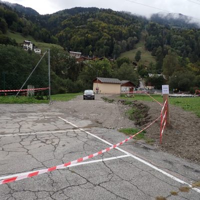 Déviation par le parking de la salle polyvalente